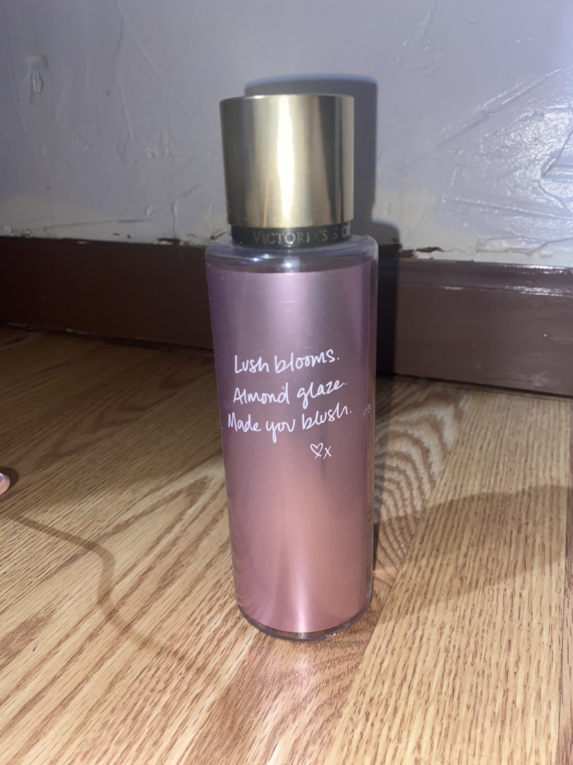 Victoria’s Secret Velmet Petals - photo 2