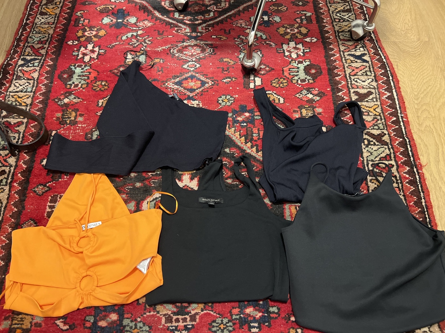 Bundle on bodysuits and crop tops!