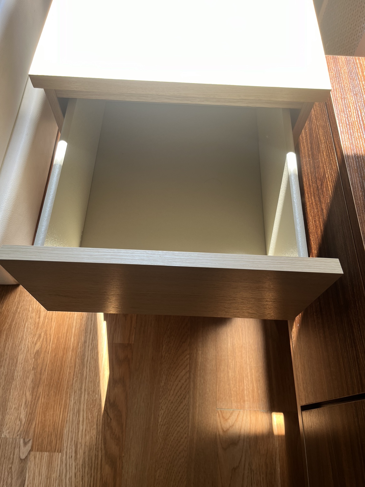 Night stand