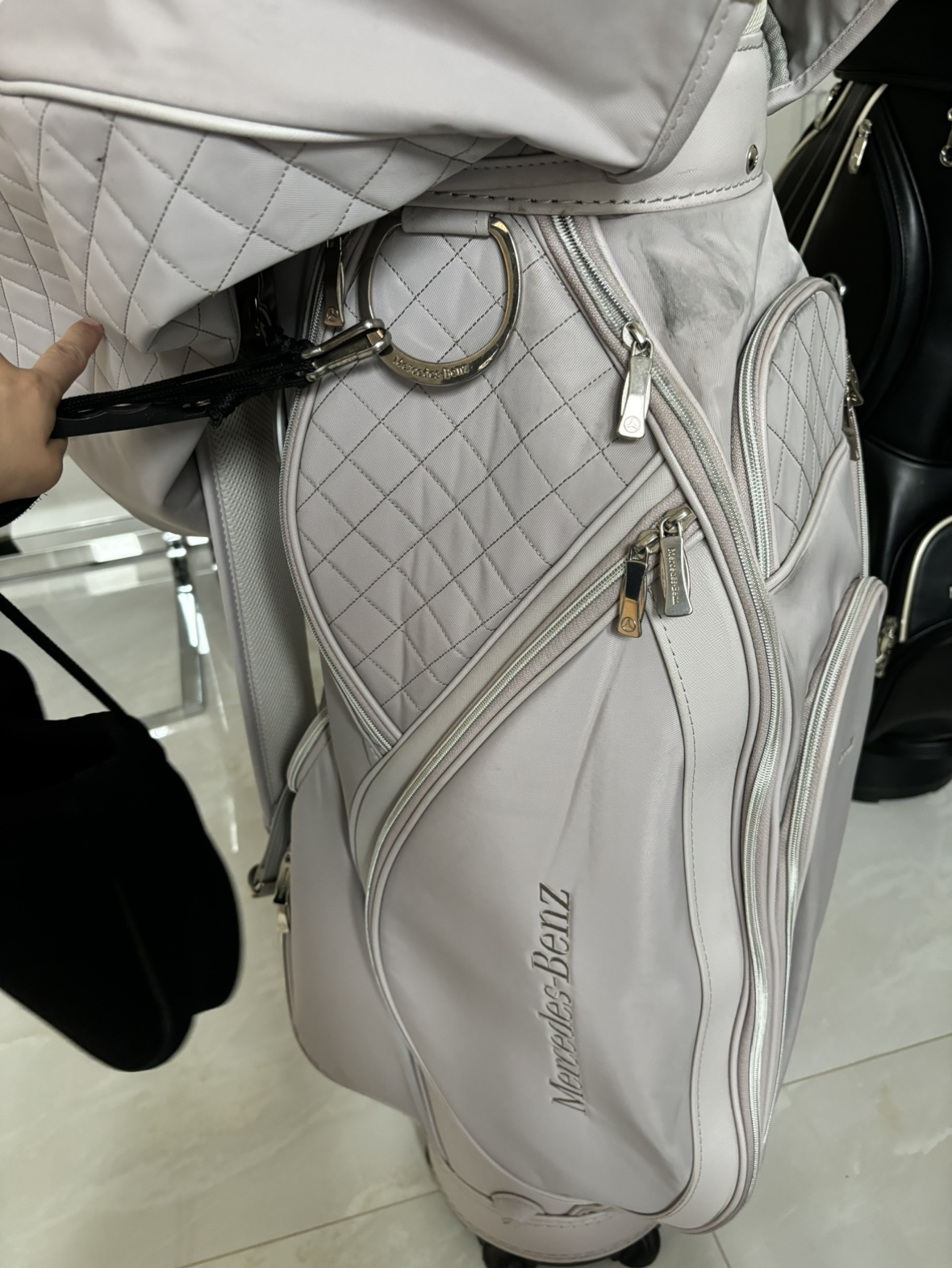 Mercedes Benz Golf Stand Bag image indicator(7)