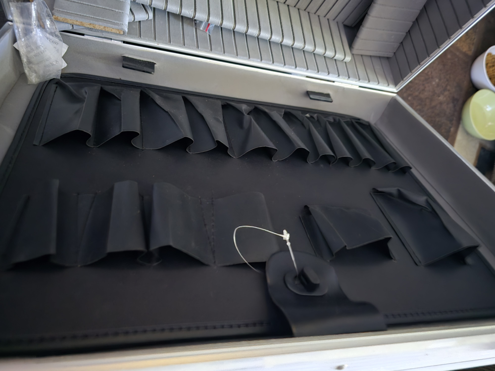 Metal Carry Case - photo 4