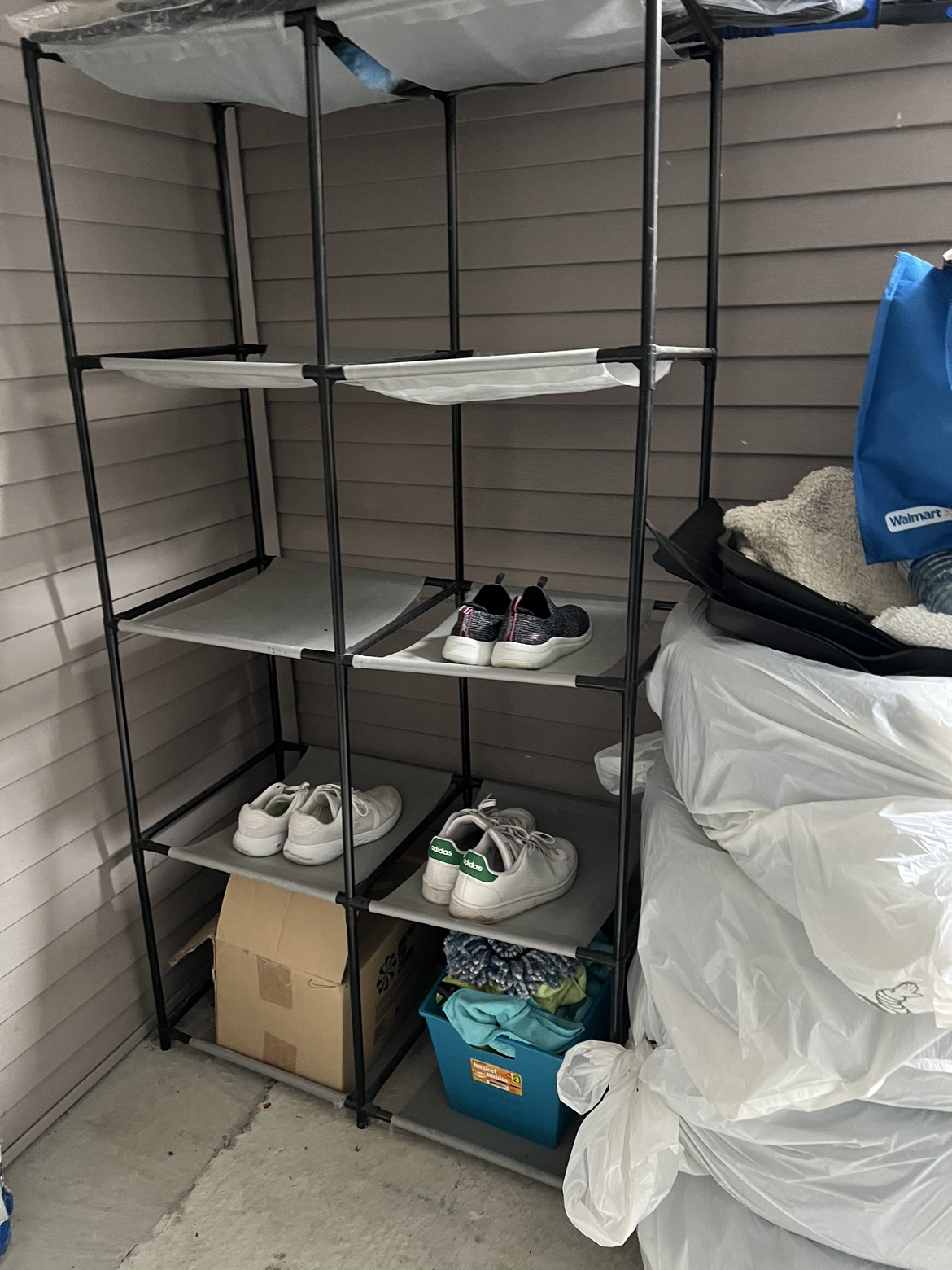 Storage rack