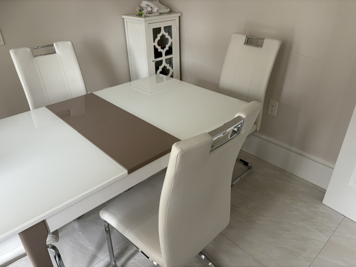 Dining table+ 2chairs image indicator(7)