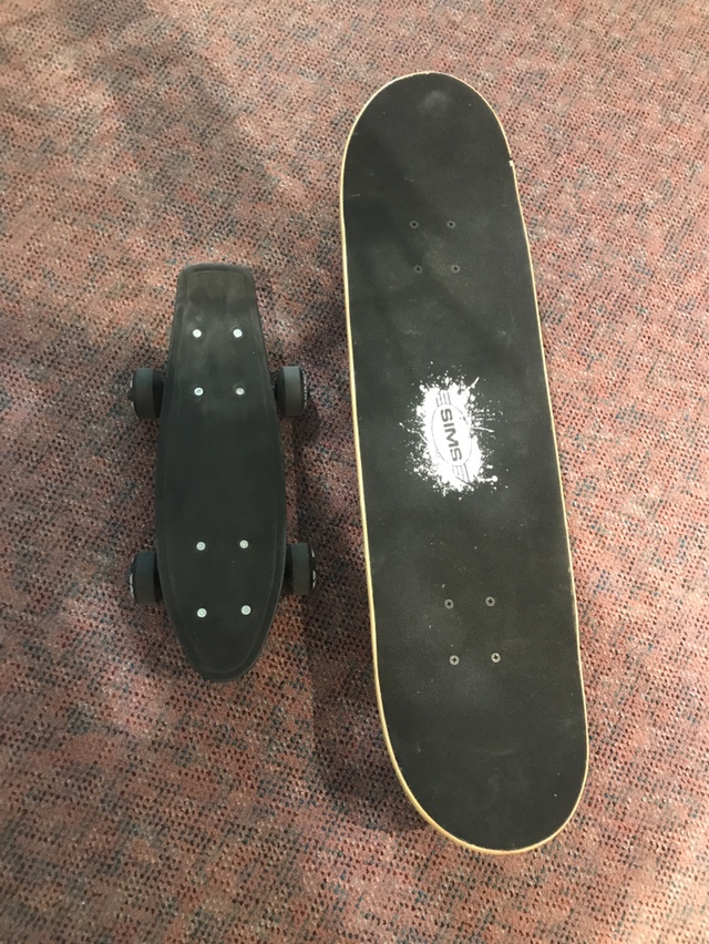 2 x Skateboard