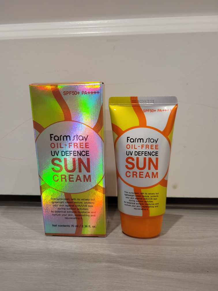 Brand New Farm Stay Oil-Free UV Defence Sun Cream Sunscreen thumbnail