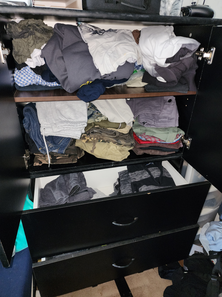 Free Tall Chest of drawers/dresser - photo 2