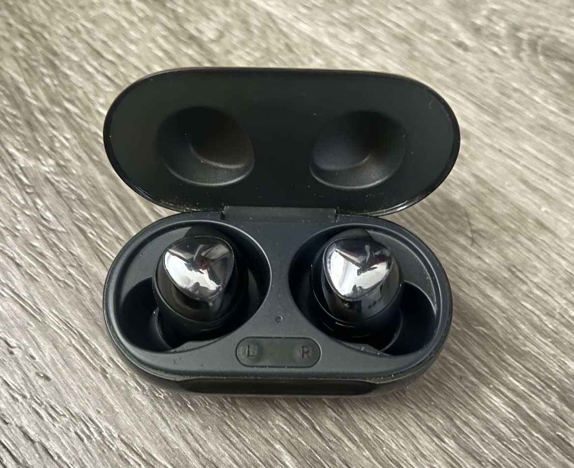 Samsung galaxy buds+ thumbnail