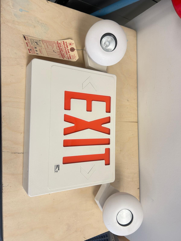 exit sign - photo 2