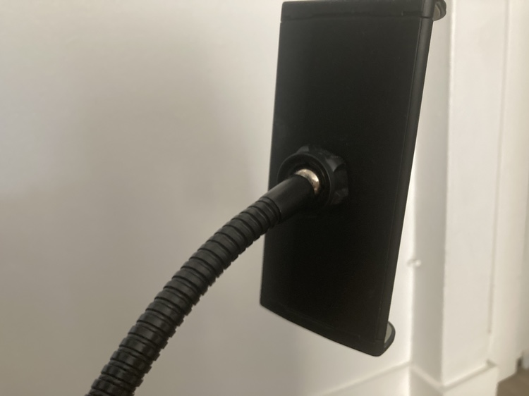 Tripod phone stand - photo 3