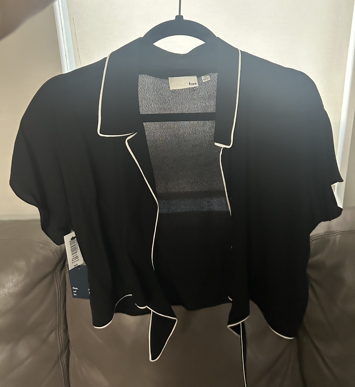 Aritzia Top New image indicator(3)