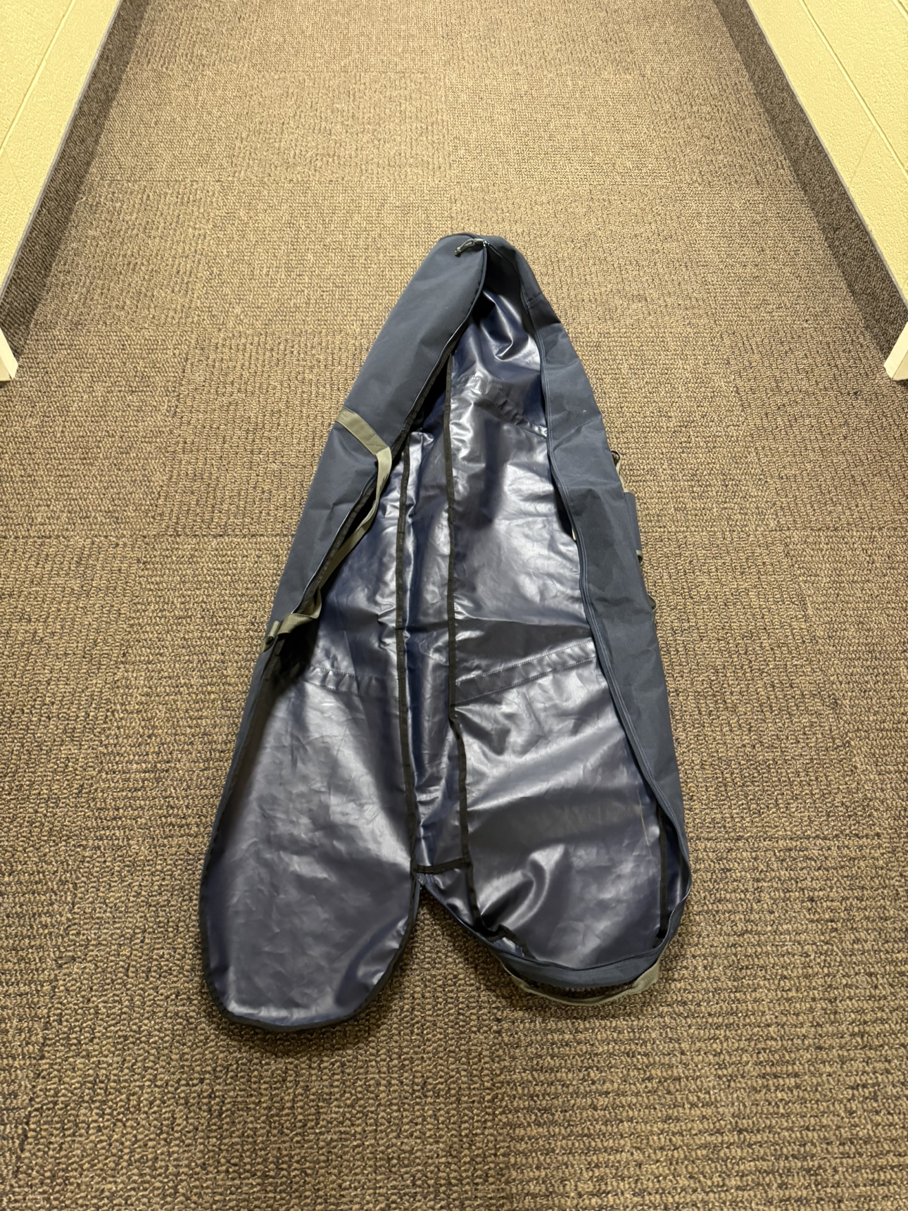 Burton Snowboard bag image indicator(3)