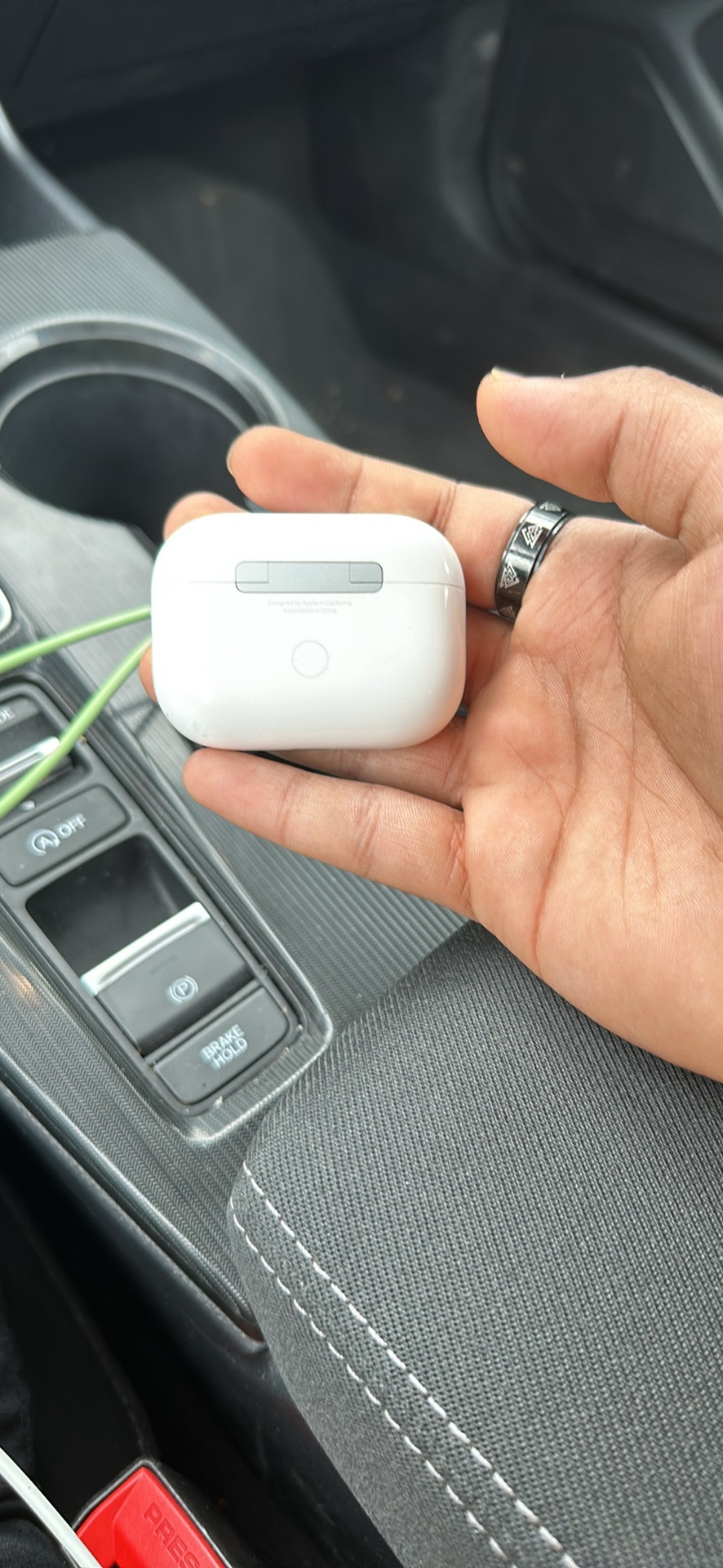 Apple Airpods 2nd gen - photo 2