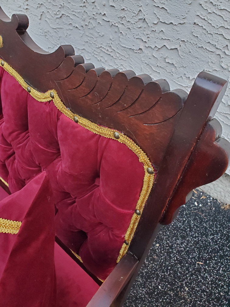 burgandy atique velvet settee - photo 3