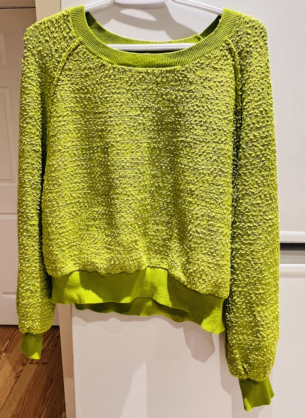 Women's sweater top size small thumbnail