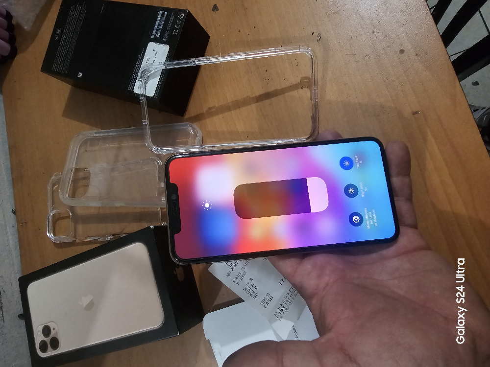 iPhone 11 pro max - photo 4