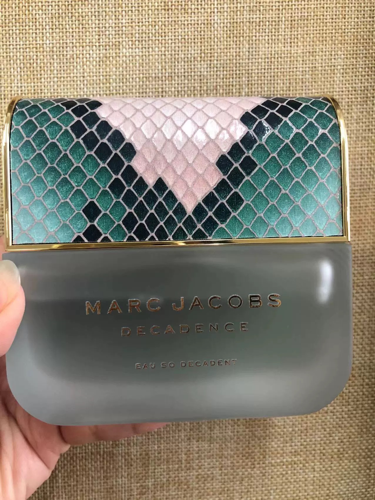 marc jacobs decadence perfume image indicator(4)