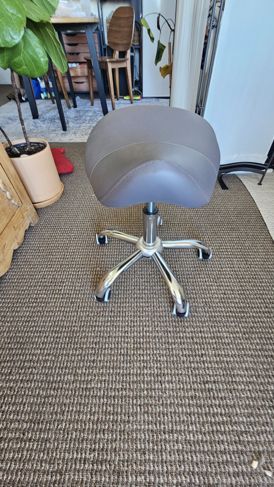 saddle office chair - photo 3