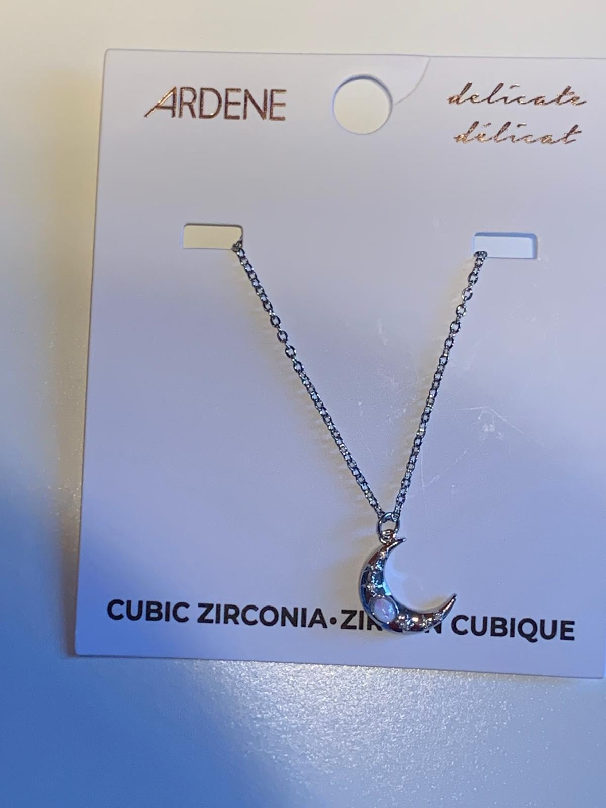 Moon crescent necklace image indicator(4)