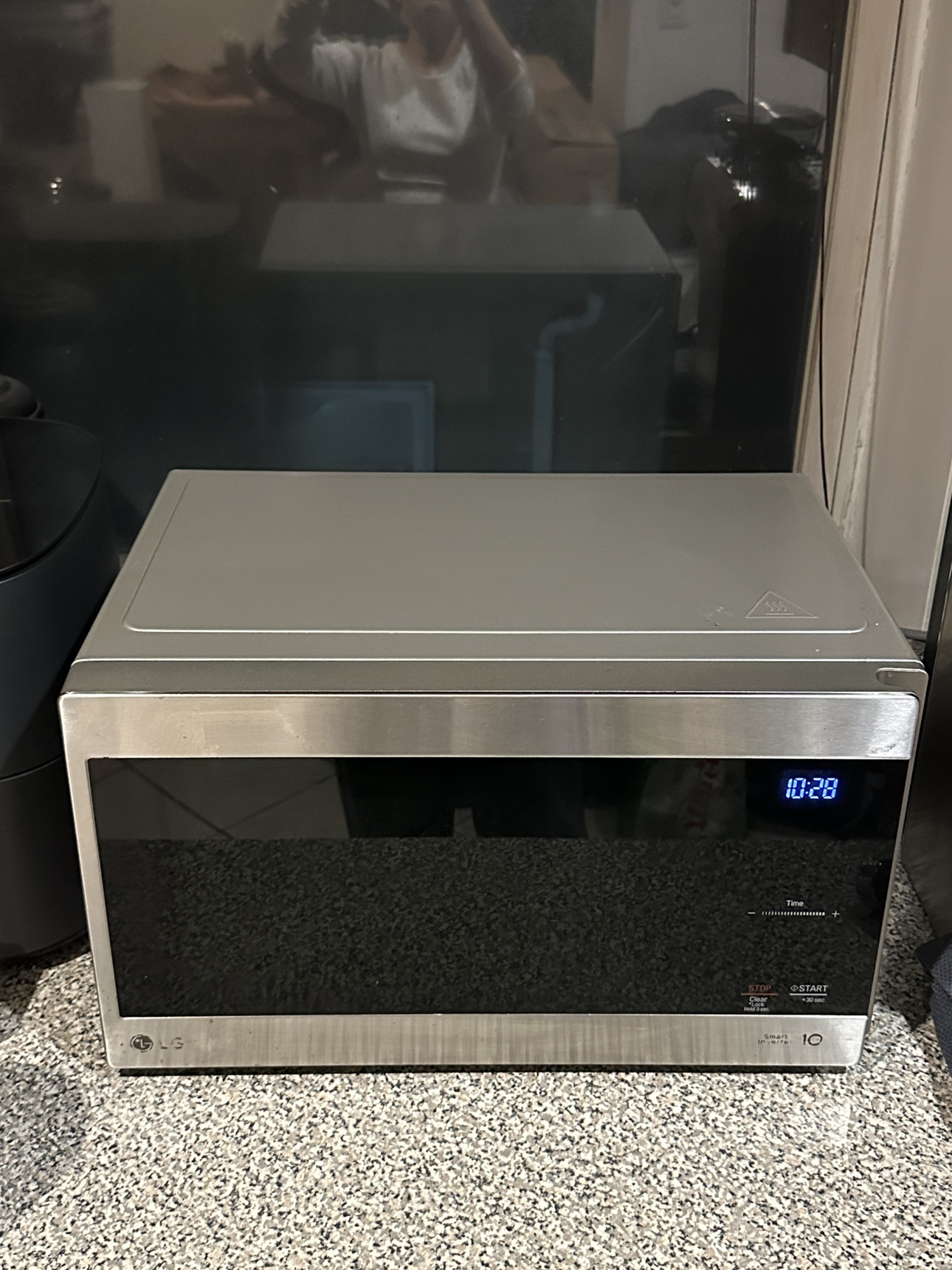 LG Neochef 0.9 Cu. Ft. Compact microwave stainless steel - photo 4