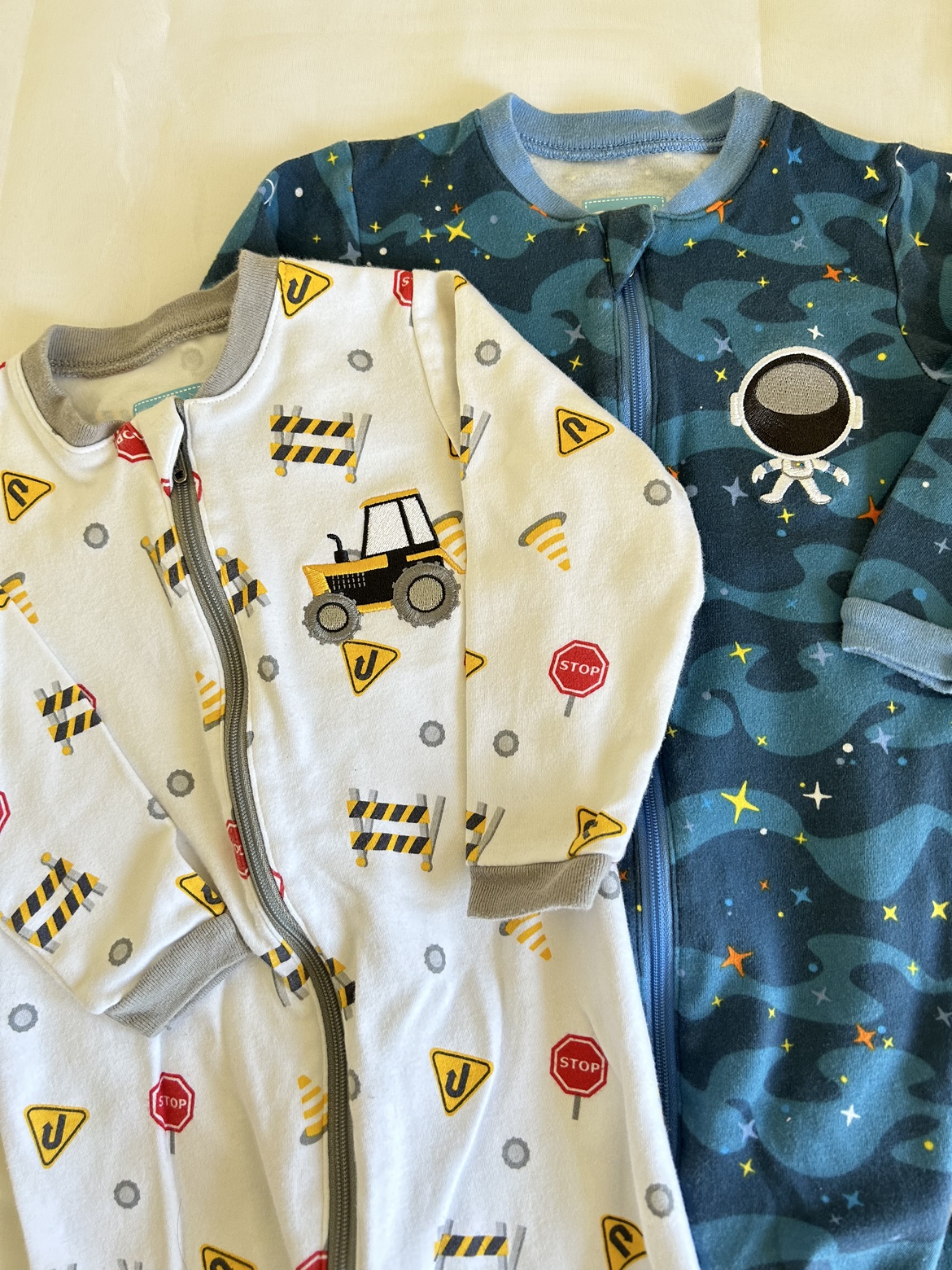 Baby Onesies (12-18m) thumbnail