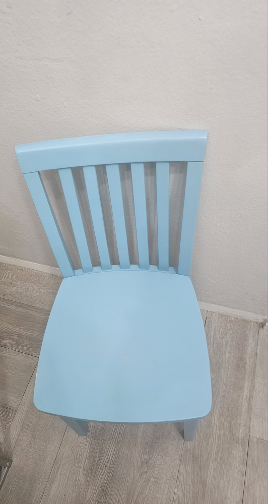 Pottery Barn's - Kids Solid Wood Chair - photo 3