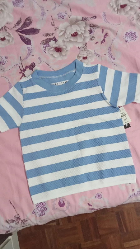 Cropped blue and white T-shirt