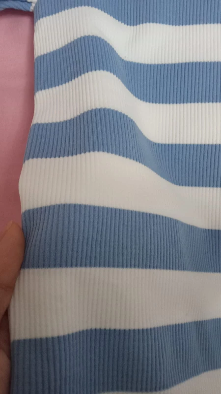 Cropped blue and white T-shirt - photo 3