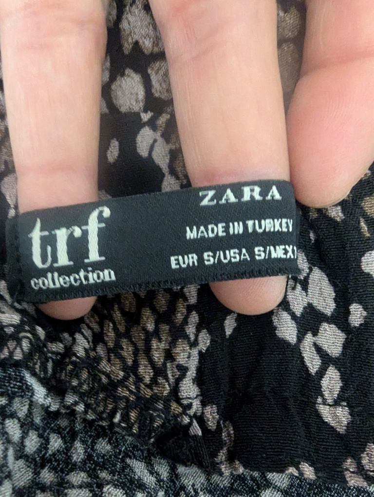 Zara SnakeSkin Print Skirt midi image indicator(2)