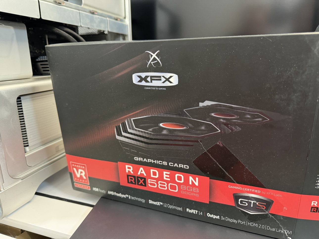 High spec Mac Pro - Eight Core (2 CPU) rx 580 etc - photo 2