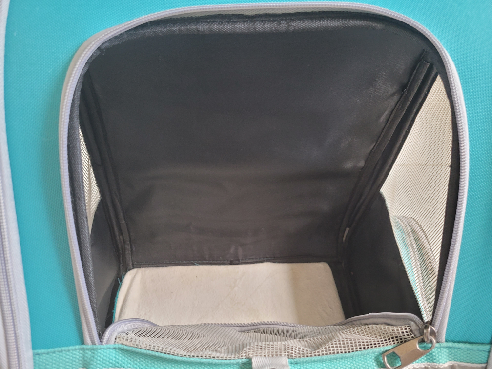 dog backpack (moving sale) - photo 3