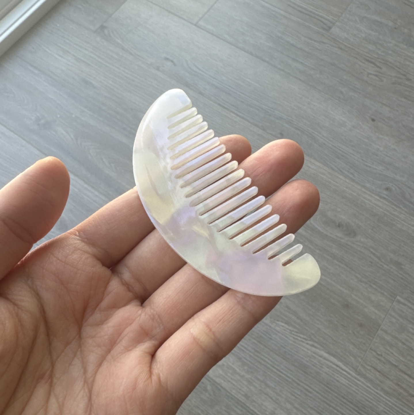 small comb thumbnail