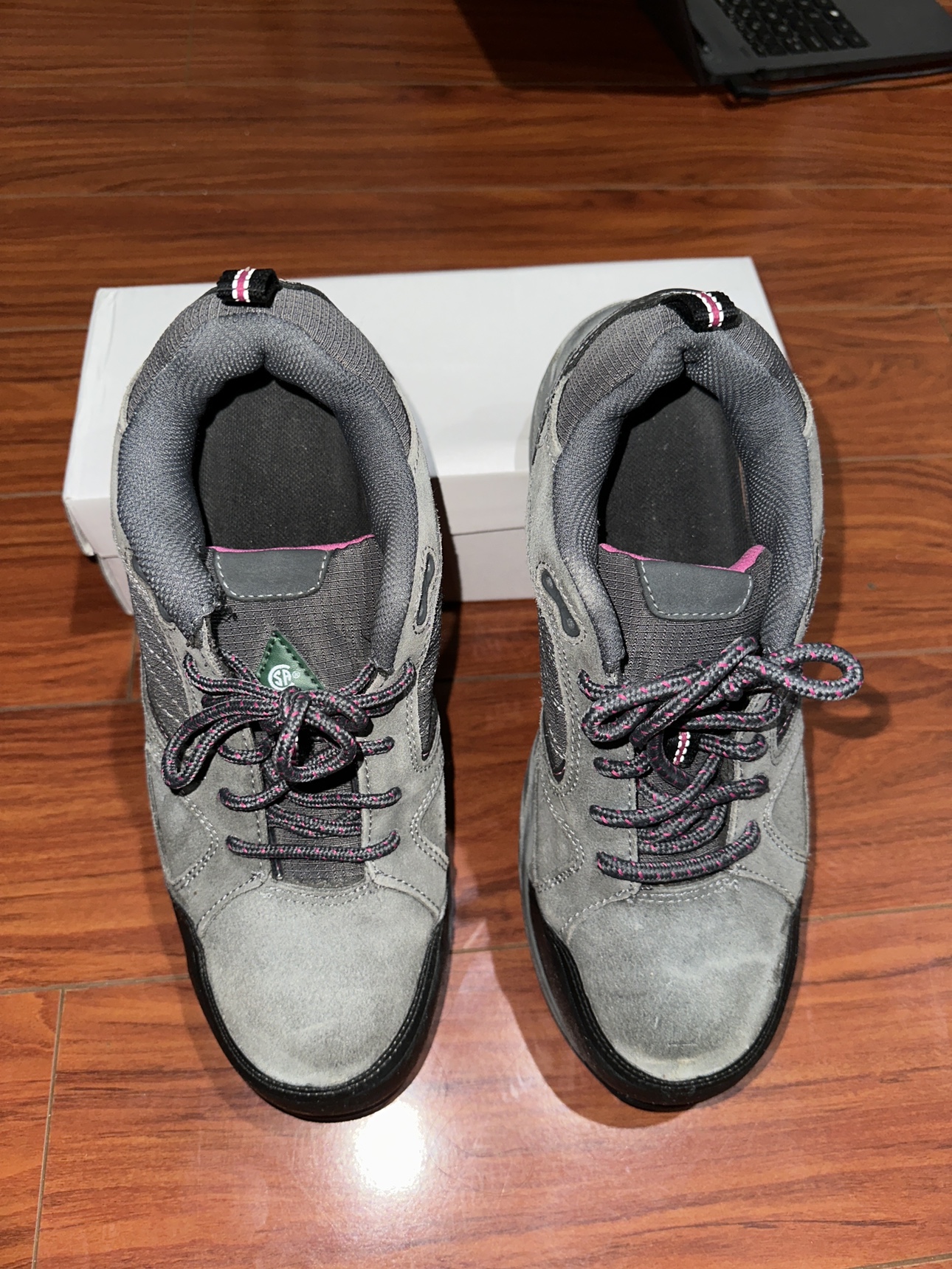 Steel Toe Work Safety Shoes with Green Triangle thumbnail