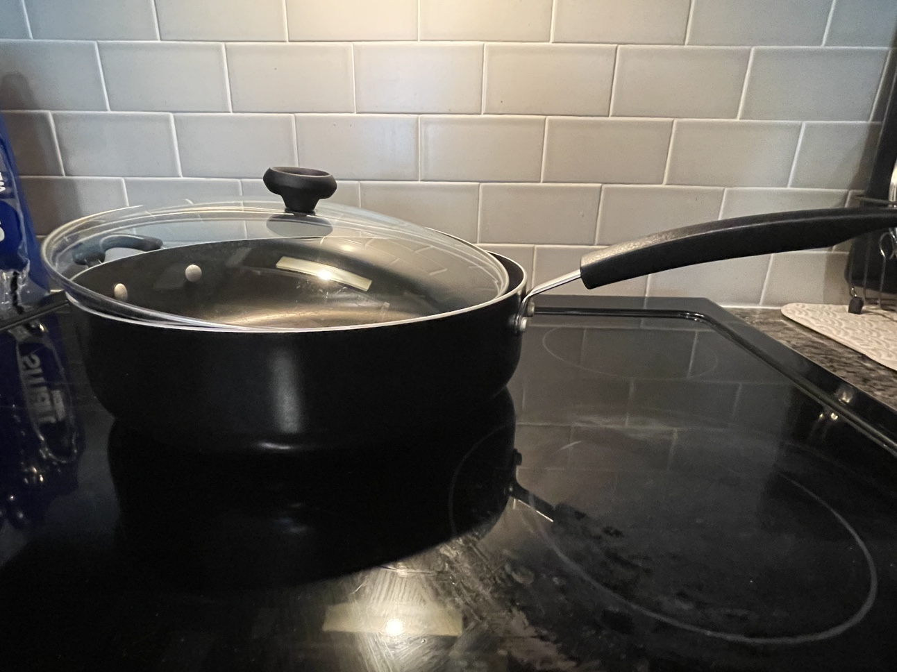 Large cooking pot