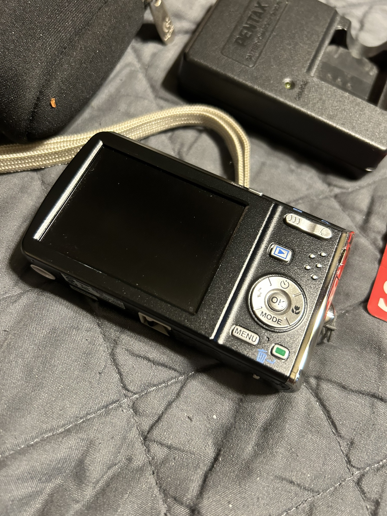 Pentax Optio M60 Digital Camera 10.0MP Black with NEW SD Card image indicator(3)