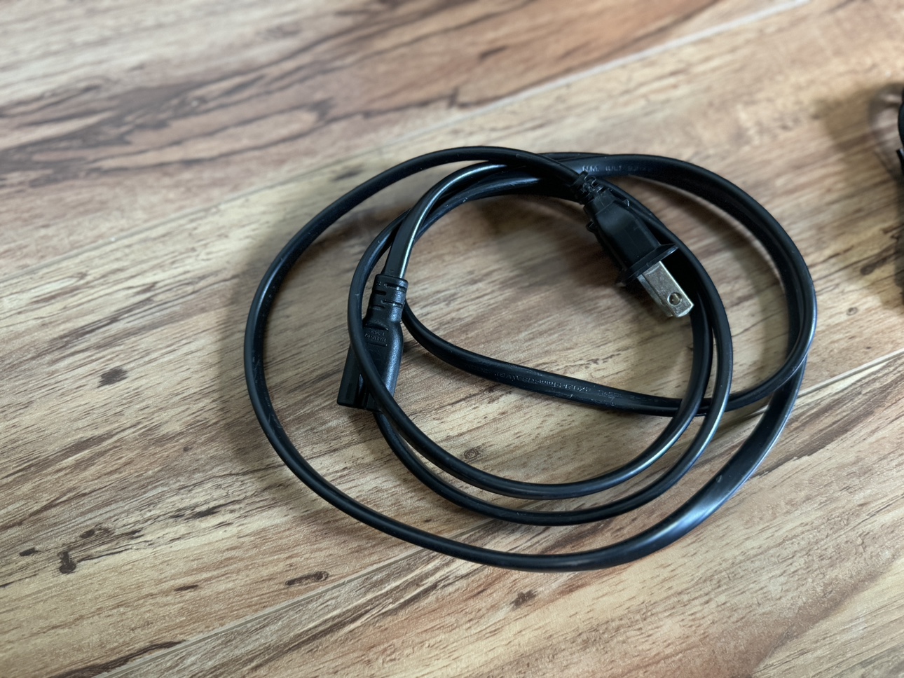 PlayStation 4 Pro (PS4 Pro) w/ Accessories, 1TB HDD, CUH-7215B image indicator(7)