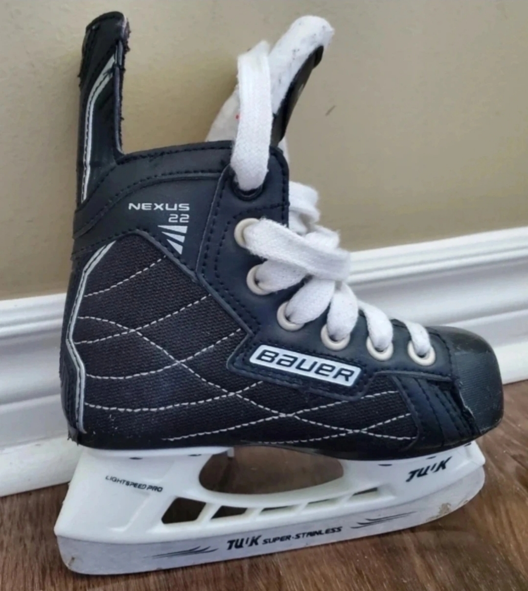 ⛸️Toddler Bauer Hockey Skates Kids size US11 image indicator(6)
