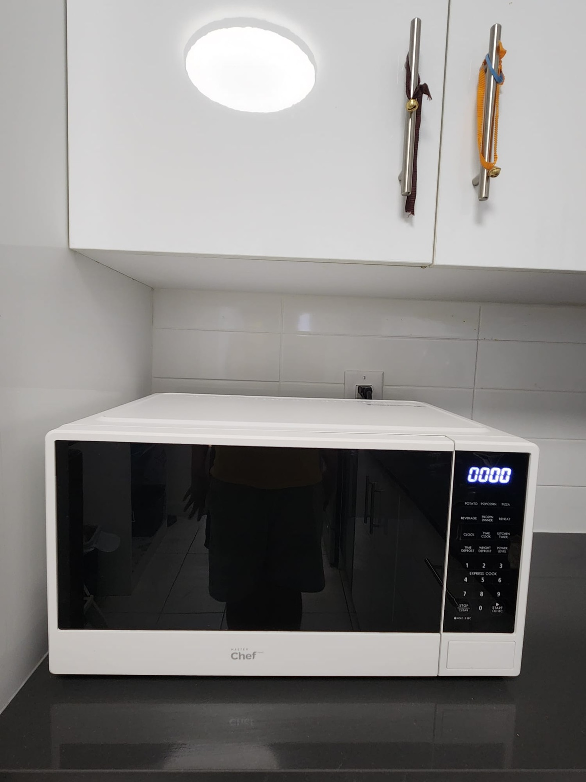 Microwave needs to go soon! - photo 2