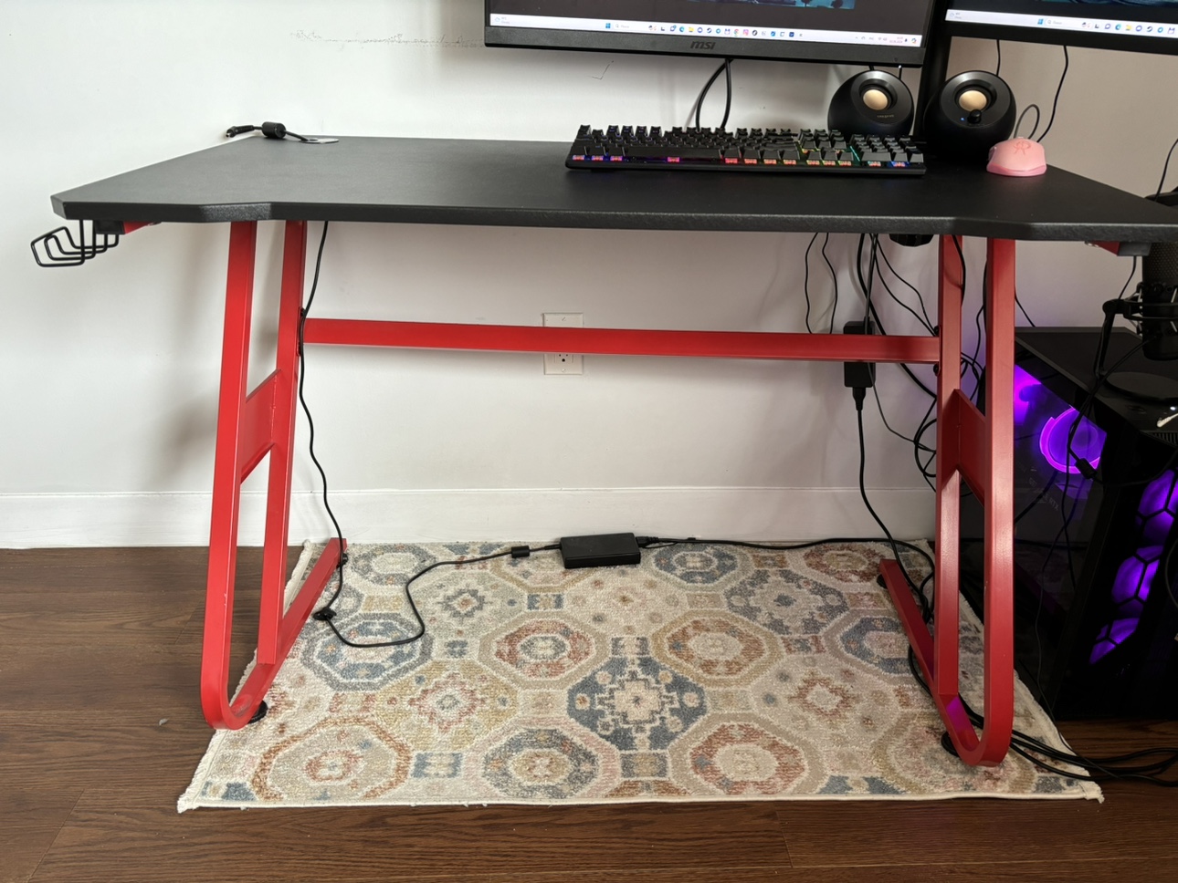 Desk table
