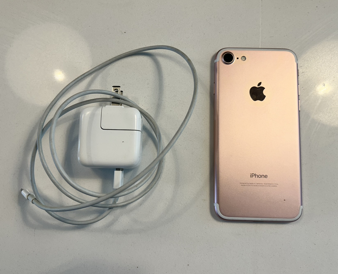 Apple iPhone 7 Rose Gold - photo 3