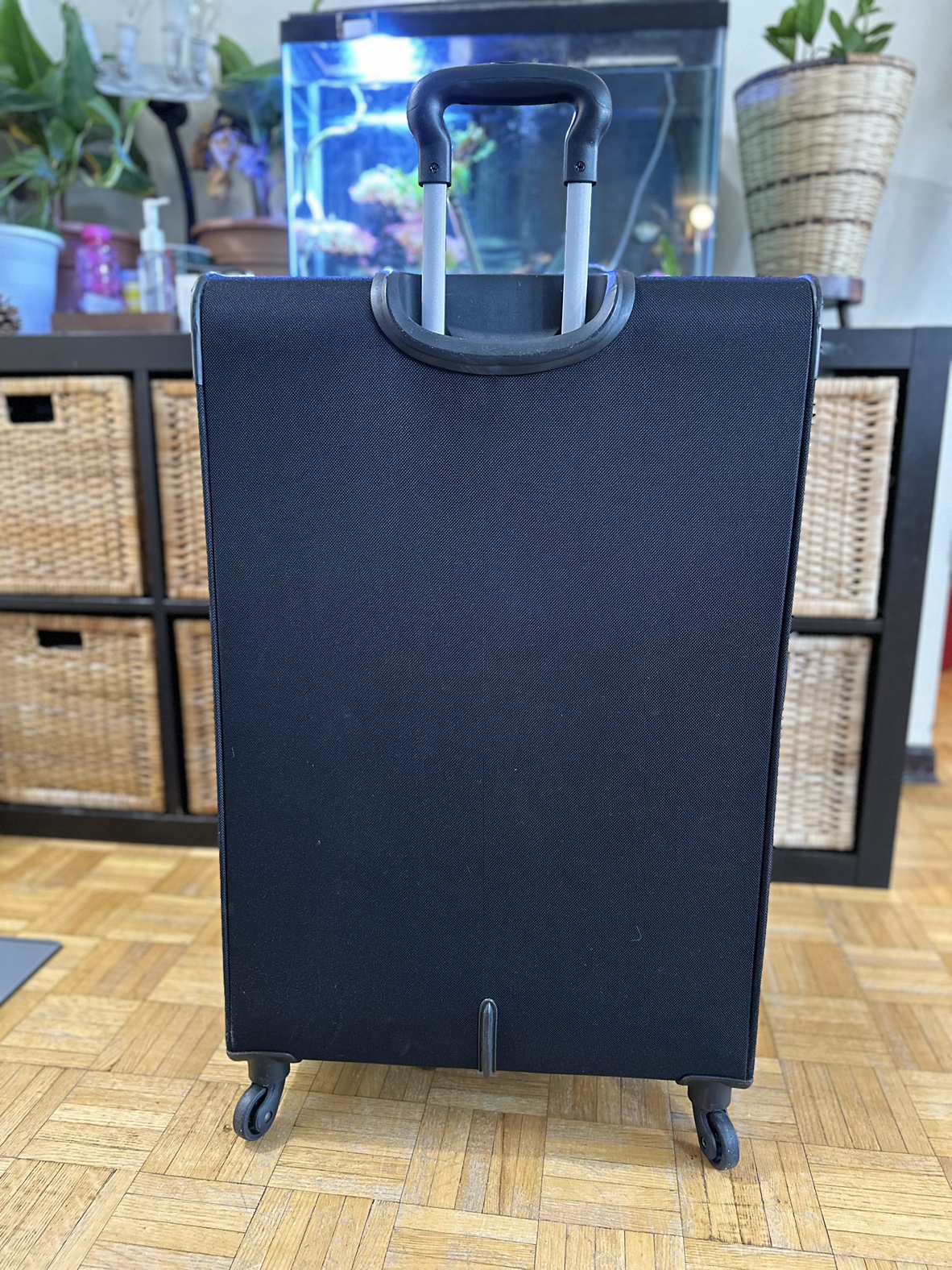 Large Black 4 Wheeler Lightweight Check In Luggage - photo 3