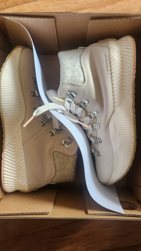 Sorel shoes women's size 8