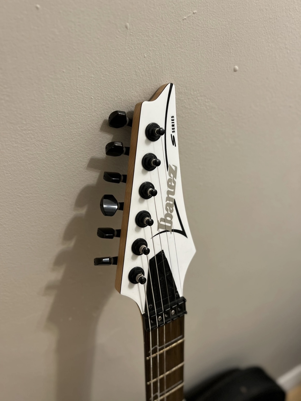 iBanez S570B Electric Guitar(case included) - photo 2