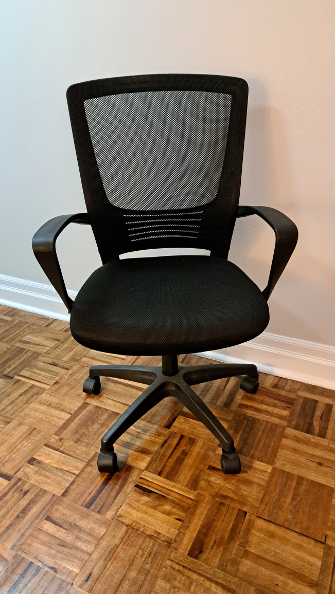 Like-New Office Chair