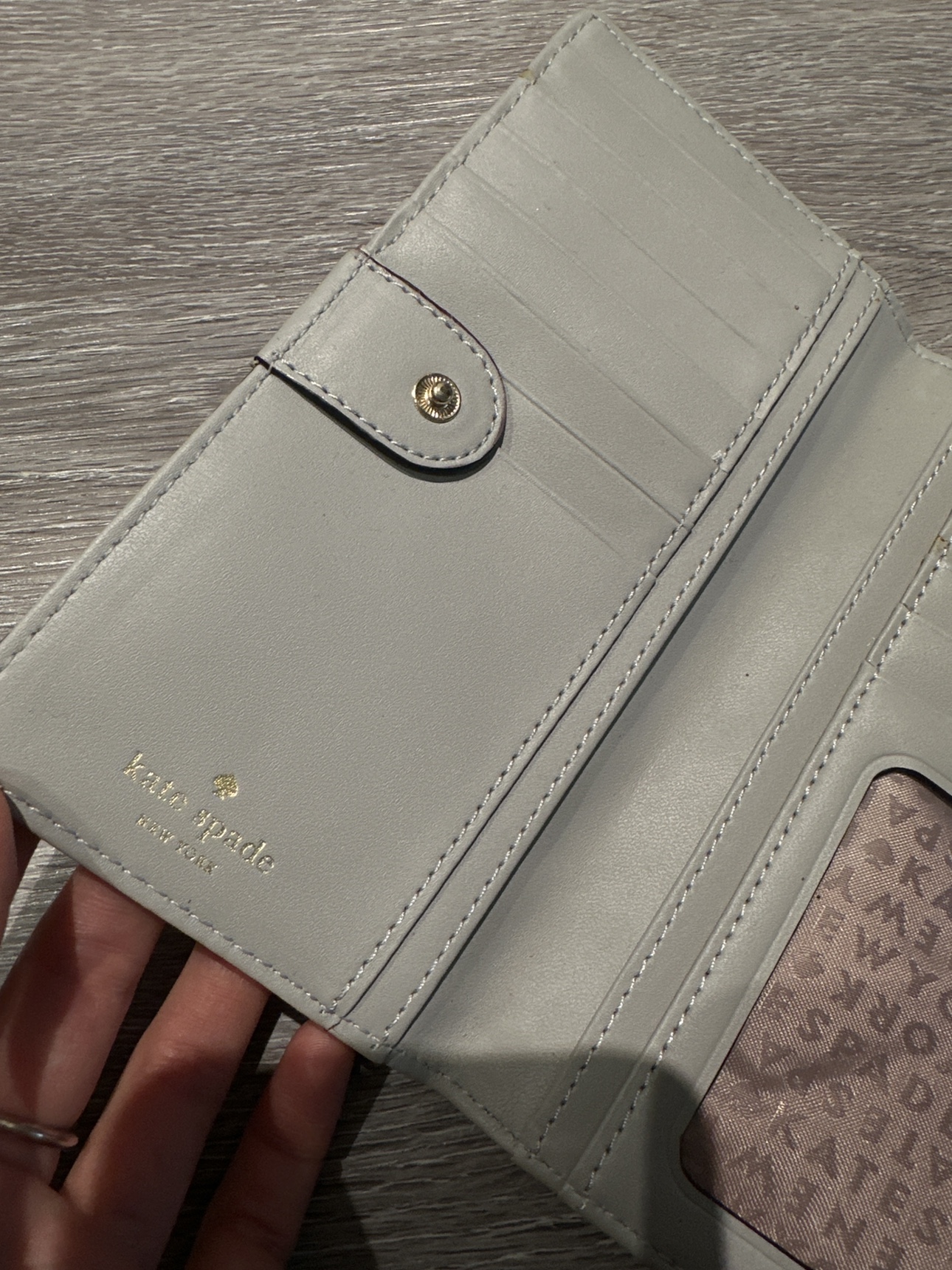 Kate spade wallet, light grey colour image indicator(3)
