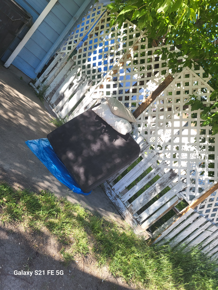 Ottoman and 2 cushions #freecycle