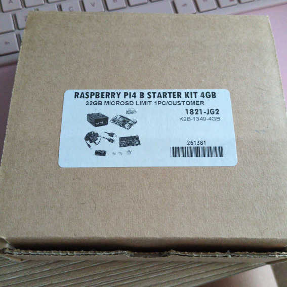 Raspberry Pi 4 B Starter Kit 4GB 32GB MicroSD thumbnail