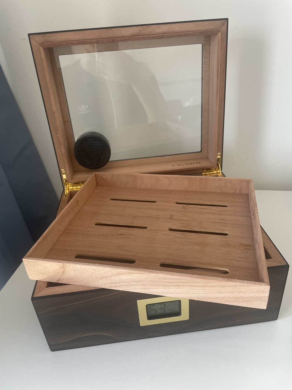 Cigar humidor with cigar cutter thumbnail