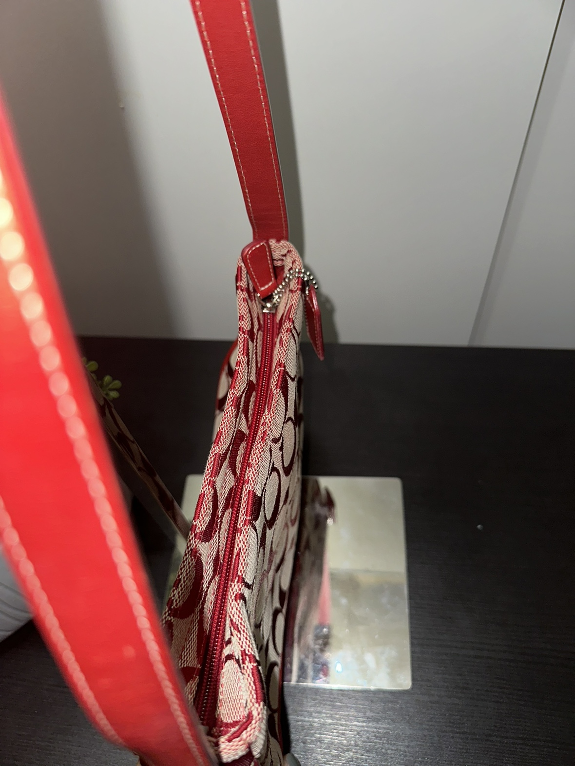 Authentic COACH signature canvas handbag image indicator(8)