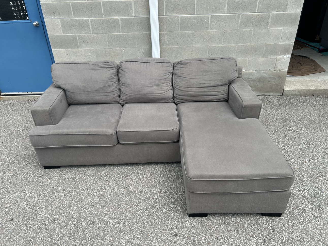 FREE DELIVERY• GREY MODERN SECTIONAL COUCH / SOFA BED w/ CHAISE - photo 3