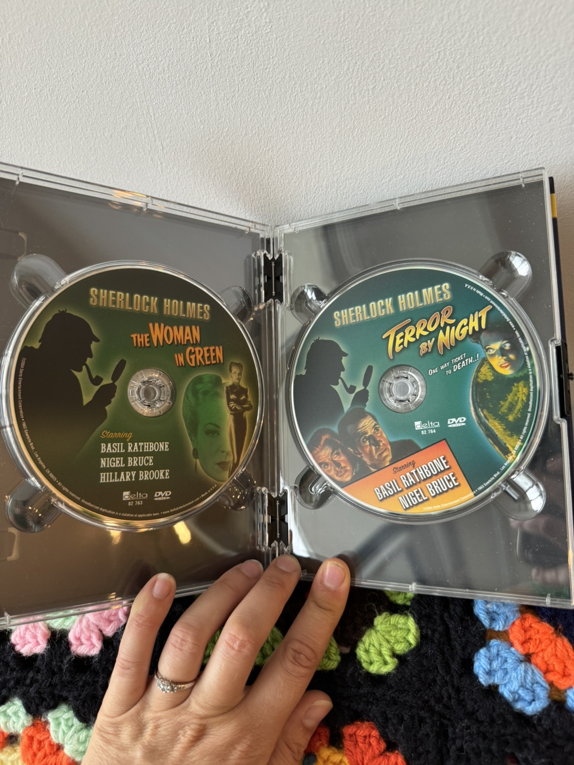 BN Sherlock Holmes DVDs image indicator(6)